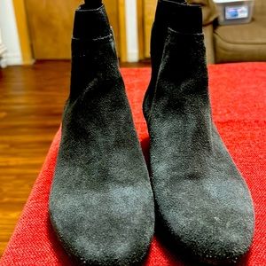 Suede boots